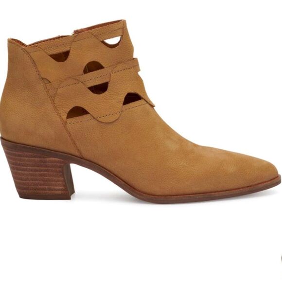 LUCKY BRAND GEZANA CUTOUT BOOTIE - Picture 1 of 8